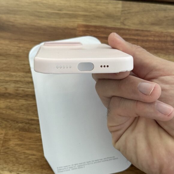 OEM Authentic Apple Silicone Case with MagSafe for iPhone 14 Pro Chalk Pink READ - Picture 11 of 12